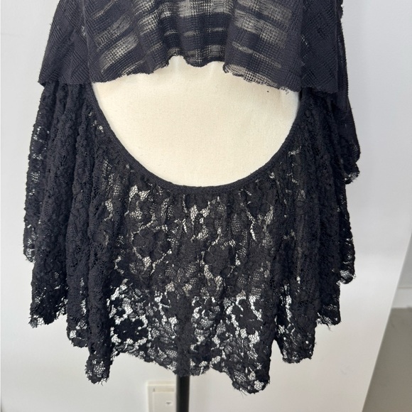 Black Lace Sleeveless Top - Picture 7 of 17